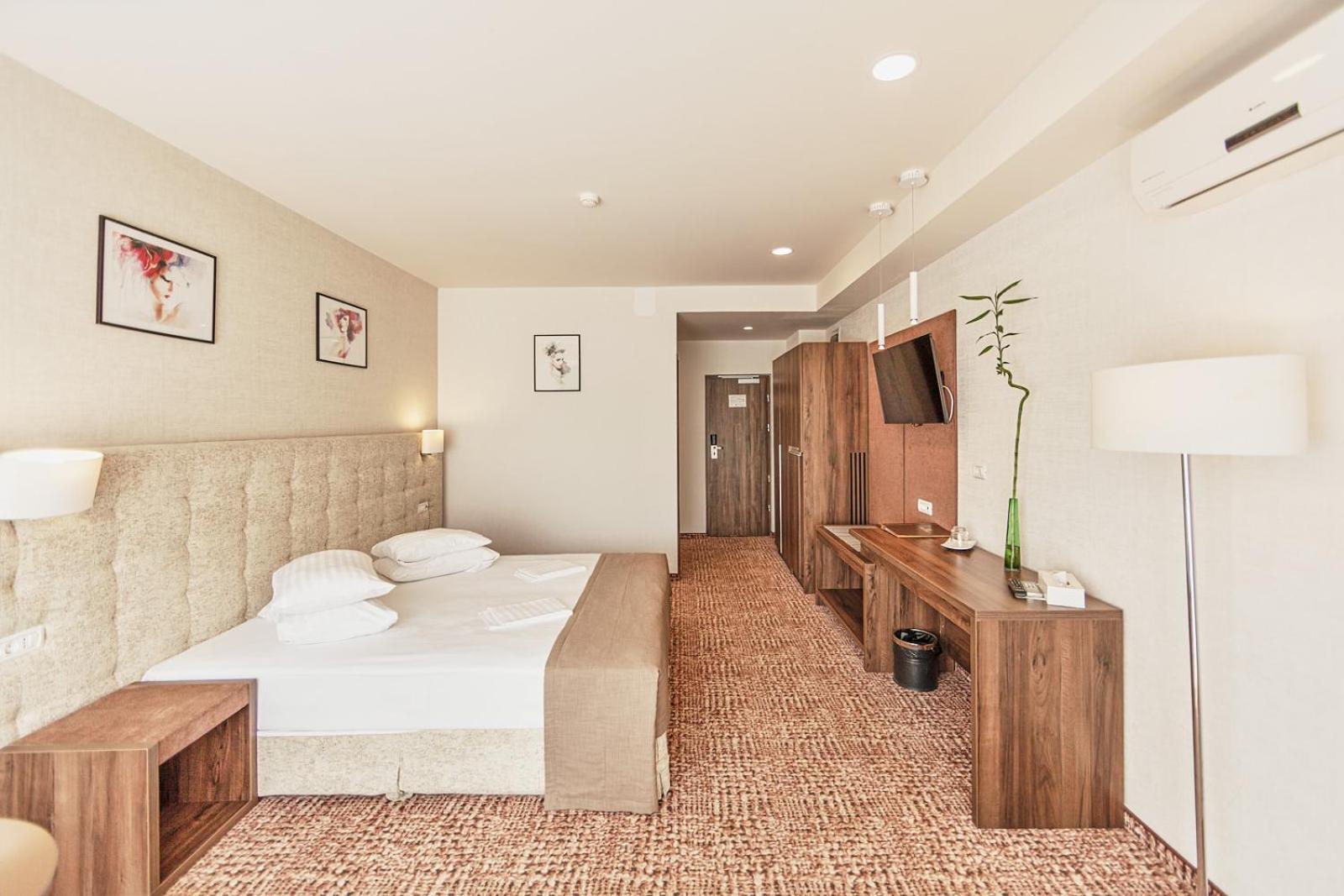 Grand Hotel Belvedere Braszów Zewnętrze zdjęcie