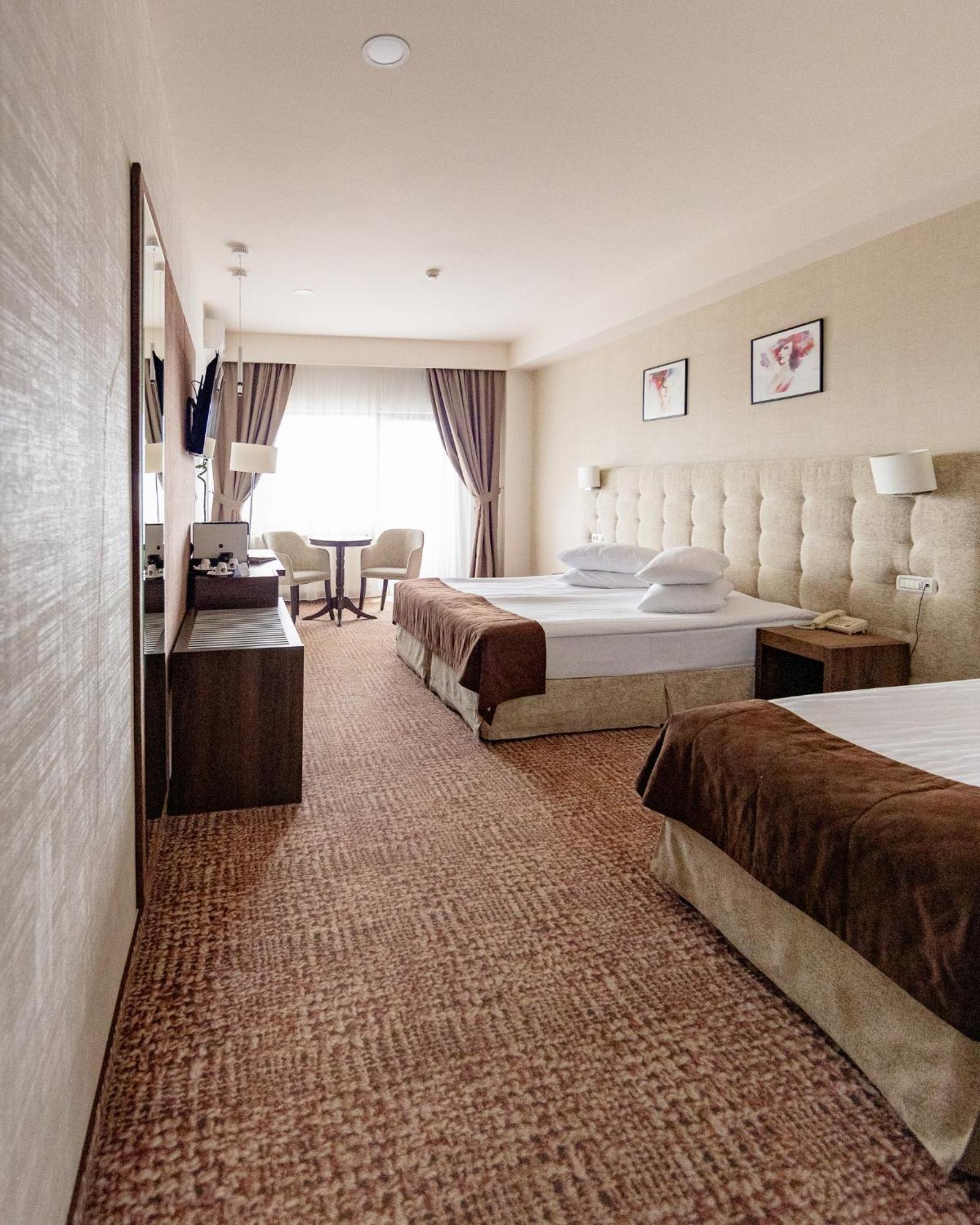 Grand Hotel Belvedere Braszów Zewnętrze zdjęcie