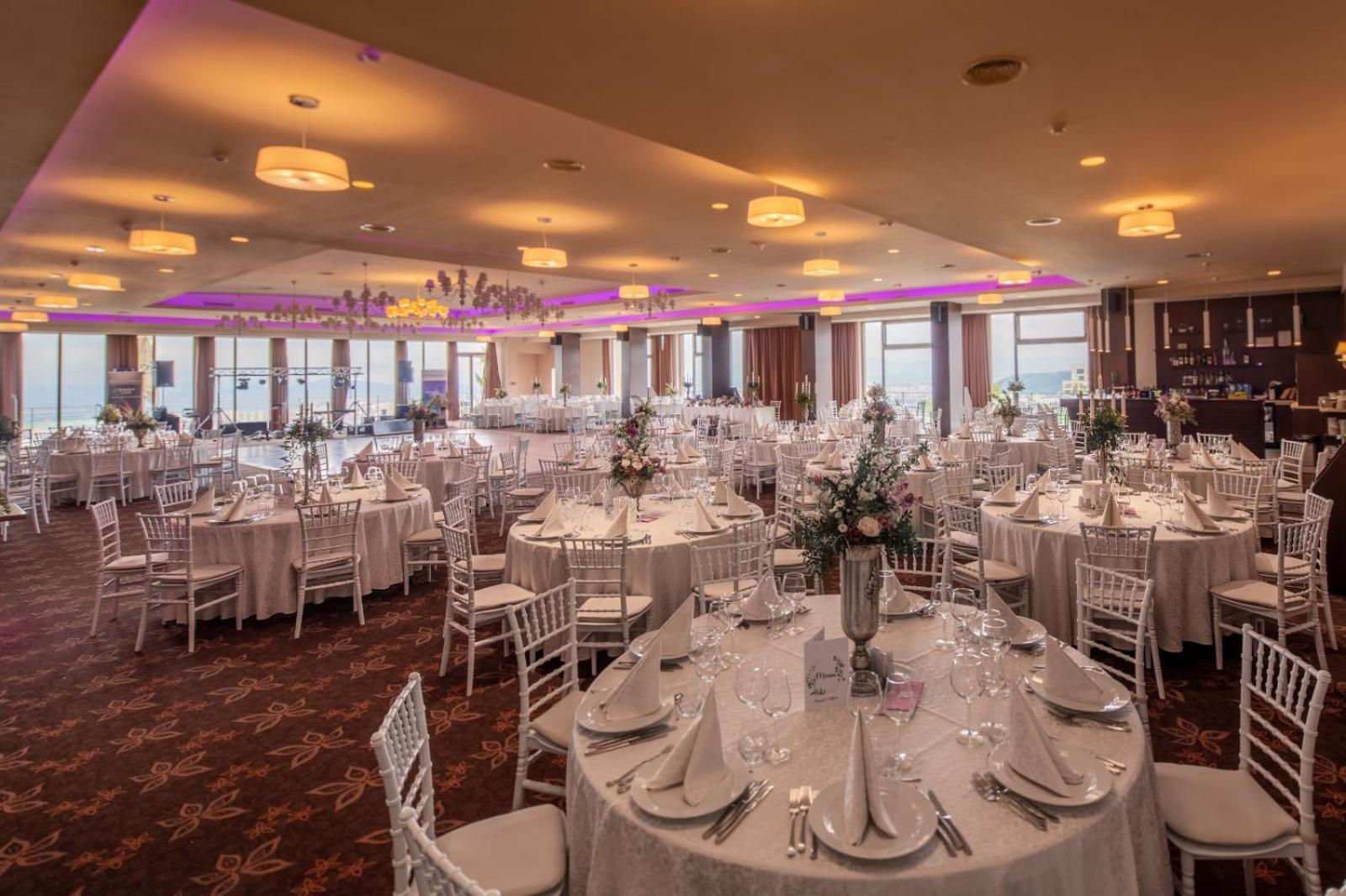 Grand Hotel Belvedere Braszów Zewnętrze zdjęcie